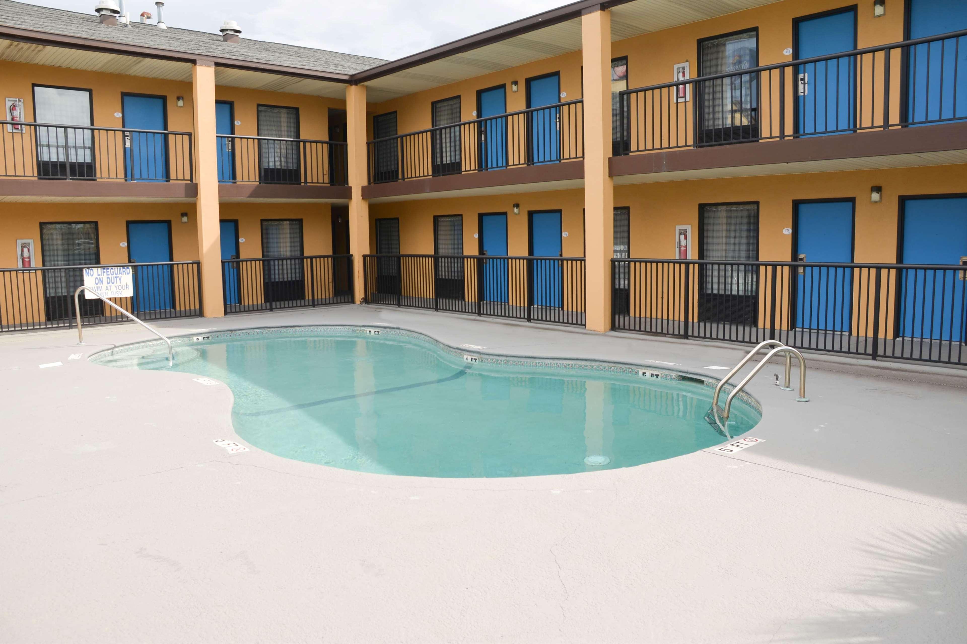 Baymont By Wyndham Santee Motel Buitenkant foto